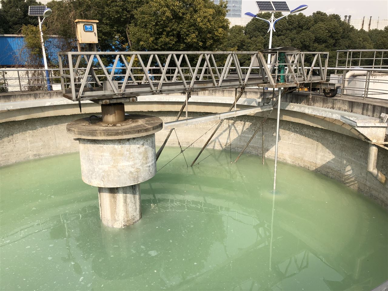 中心传动刮泥机结构形式