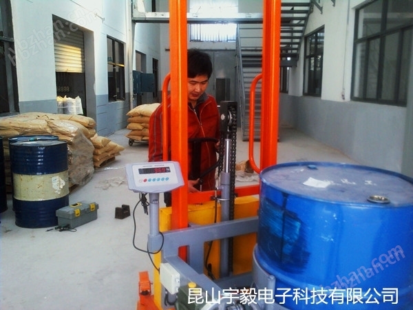 防爆油桶秤；倾倒车秤；抱桶秤