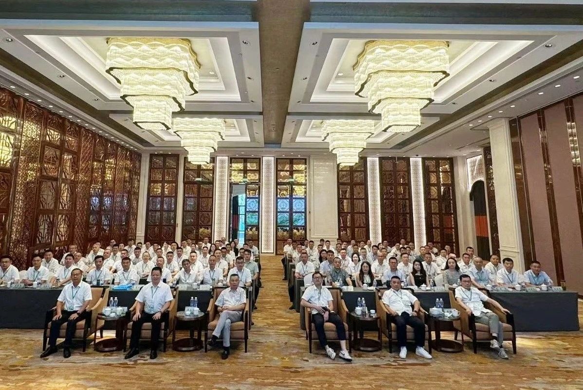 登泰山而謀全局——東方泵業(yè)2025年中營銷會議吹響攻堅號角